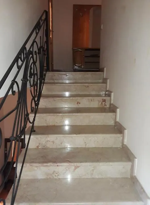 103 Angisa Street Guest House Batumi